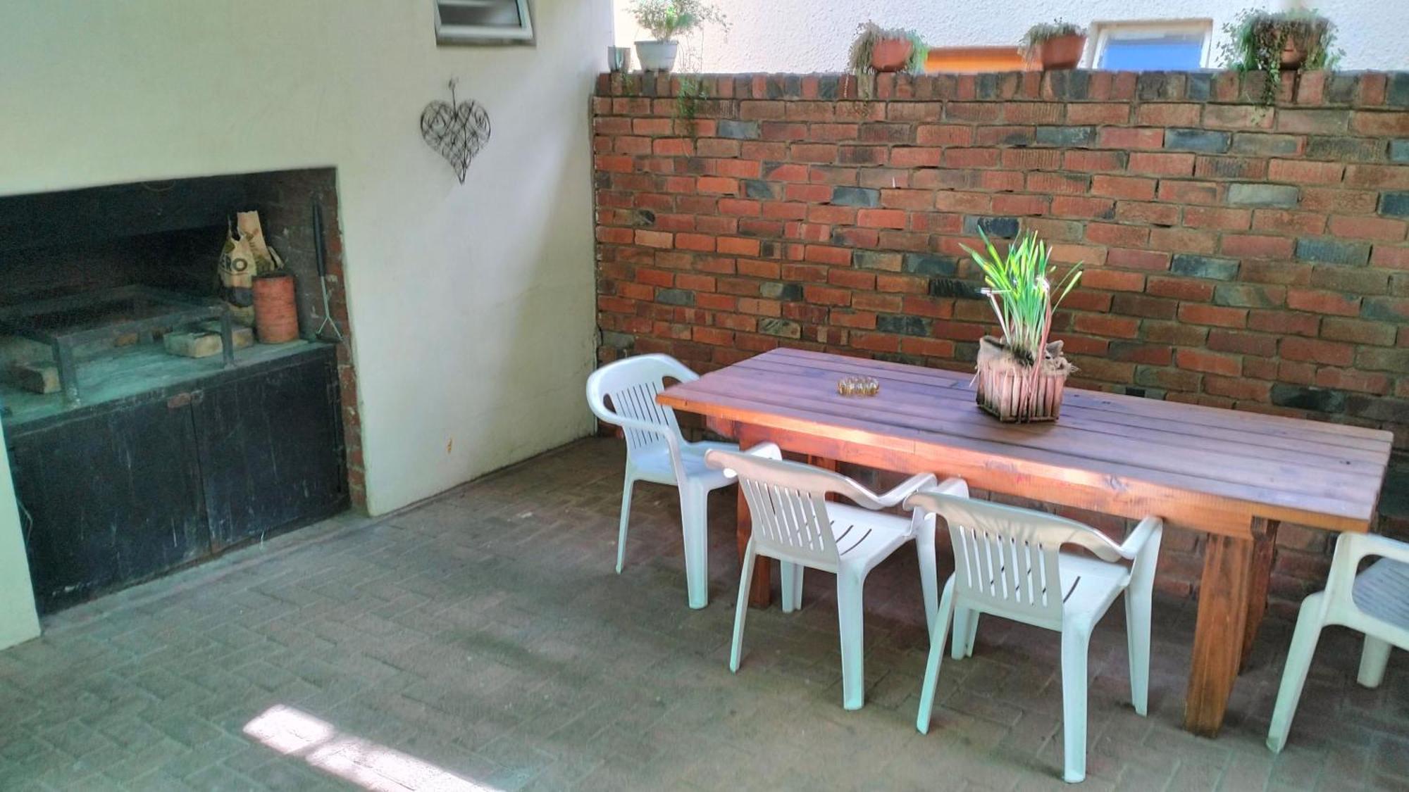 Anri Guesthouse Bloemfontein Extérieur photo