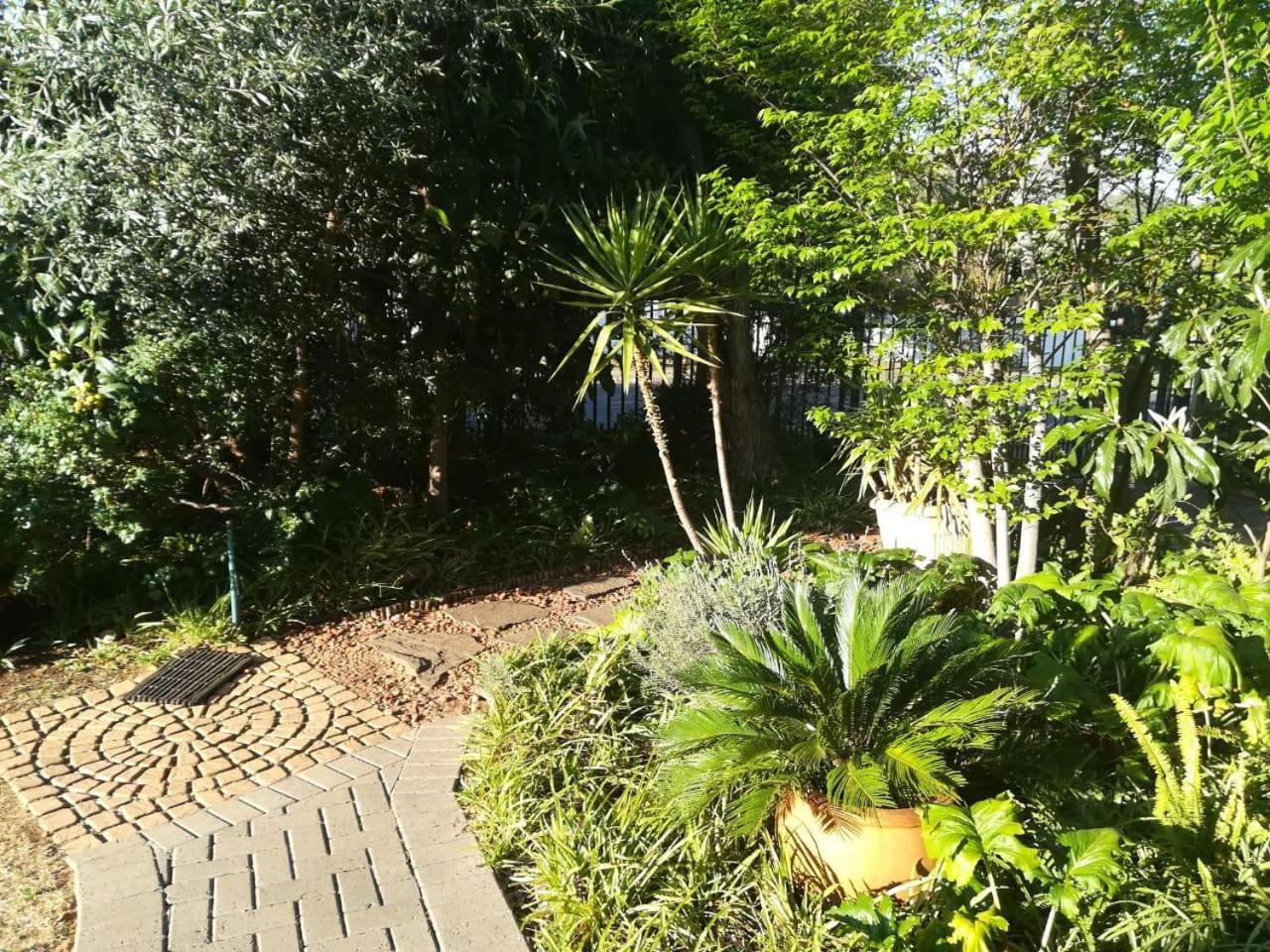 Anri Guesthouse Bloemfontein Extérieur photo